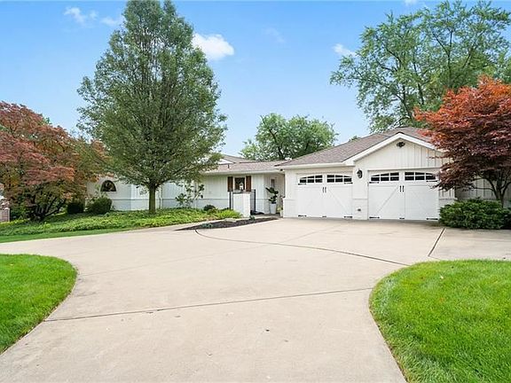 2nd image of 1574 Crestview Dr