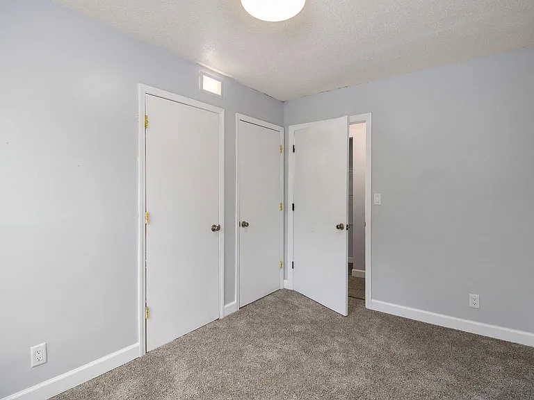 408 N Perrine St — Photo 8