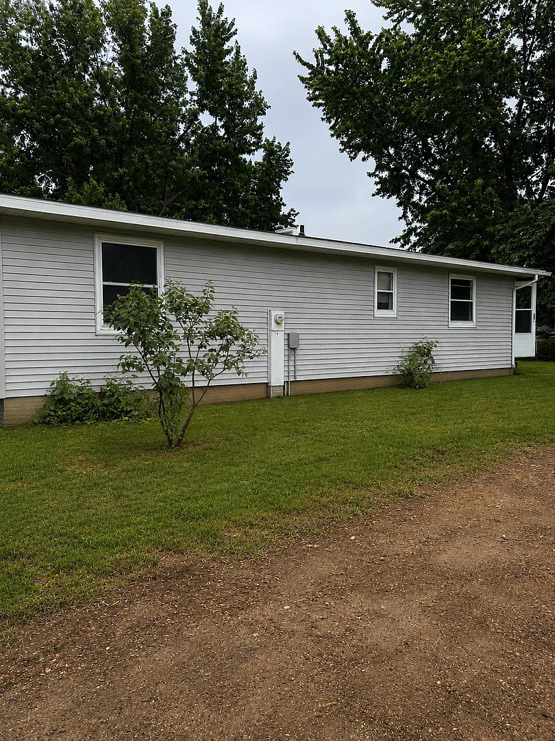 Affordable Ranch Home With Large Yard in Quiet Woodhull! — Photo 4