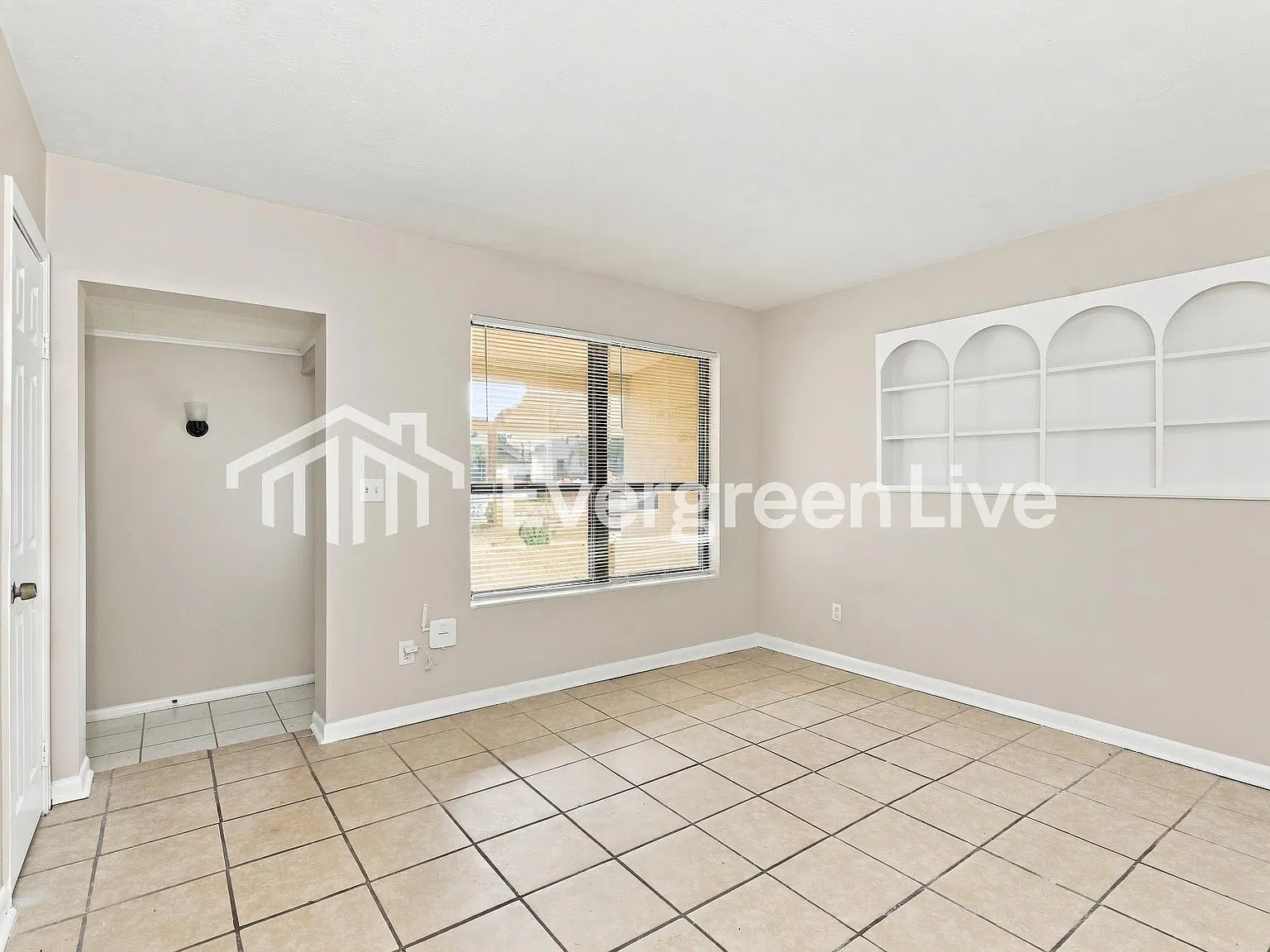 3 bed, 2.0 bath, 1626 sqft, $1,845 — Photo 3