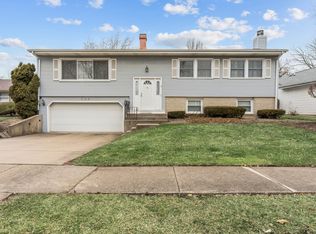 532 Chatham Cir, Buffalo Grove, IL 60089