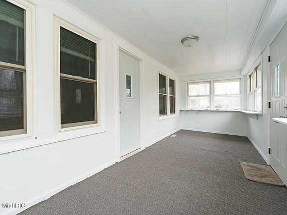 5th image of 243 W Pitman Ave