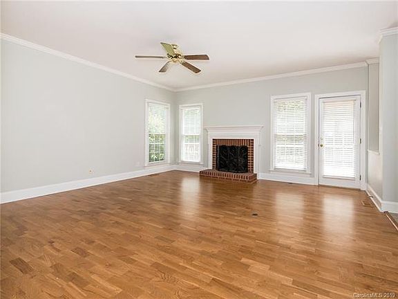 4th image of 7013 Darnley Pl