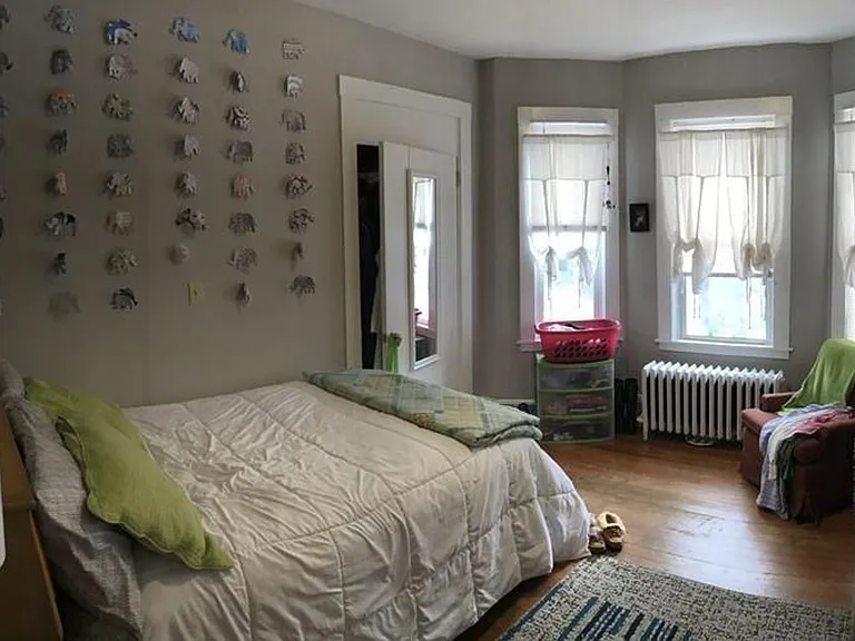 3 Sunset St #5 — Photo 1