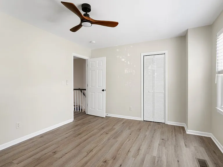 664 Swinton Ct — Photo 24
