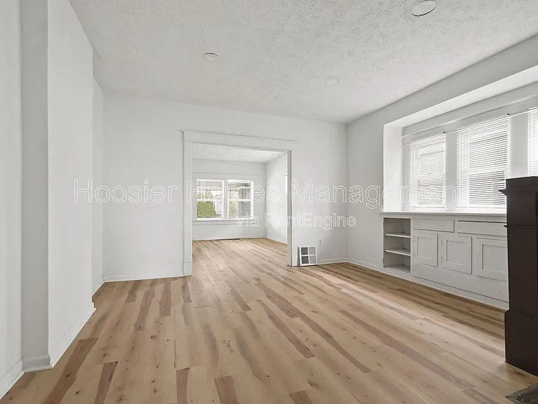 822 N Bradley Ave #822 — Photo 6