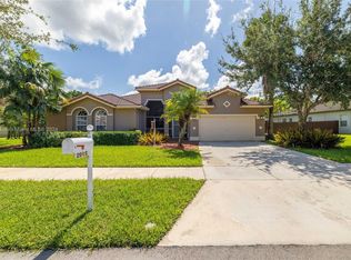 2915 Fairways Dr, Homestead, FL 33035