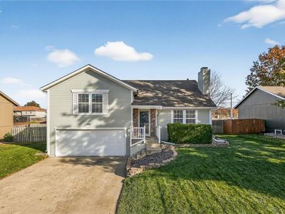 653 SE Canterbury Ln, Lees Summit, MO, 64063