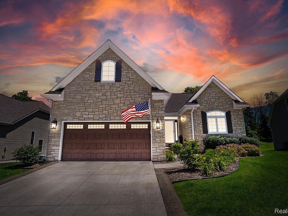 1st image of 64 Fox Hollow Dr