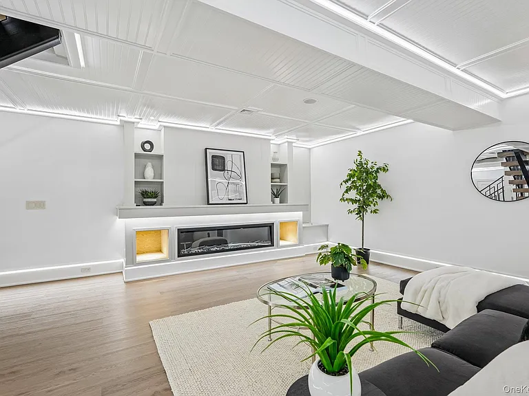 1707 Marie Ln — Photo 23