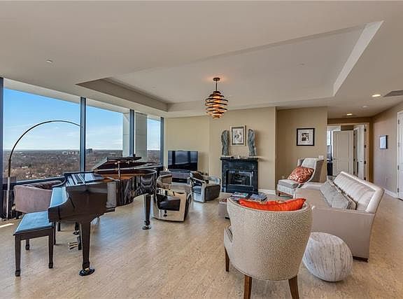 5th image of 700 W 31st St Suite 1604