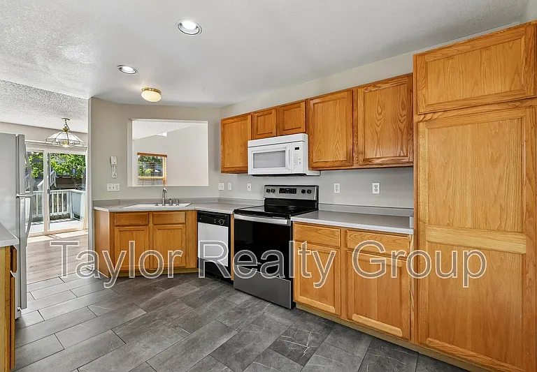 8728 Starwood Ln — Photo 8