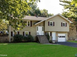 350 Grant Ave, Cresskill, NJ 07626