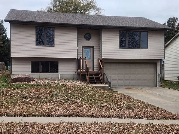 511 W 17th St, Yankton, SD 57078