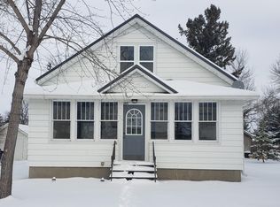 336 Cossairt Ave W, Eden Valley, MN 55329