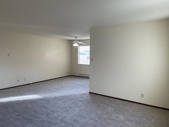 3rd image of 975 Nora Way #305
