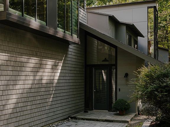 3rd image of 25 Willow Glen Road
