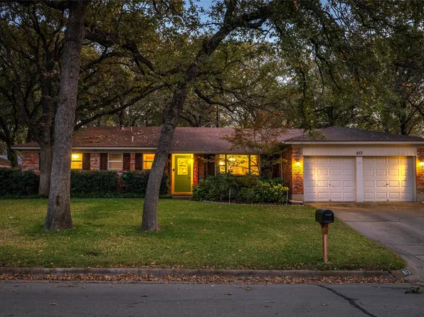 613 Circleview Dr N, Hurst, TX 76054