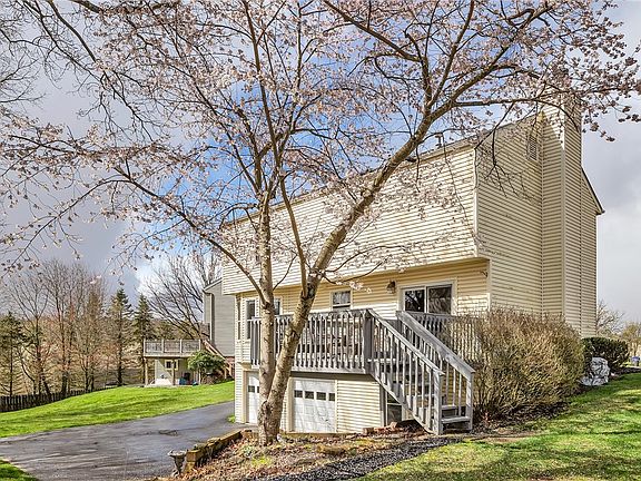 4th image of 916 Glenwood Ct