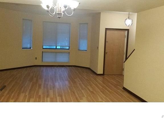 3rd image of 999 Whalley Ave Unit 3F