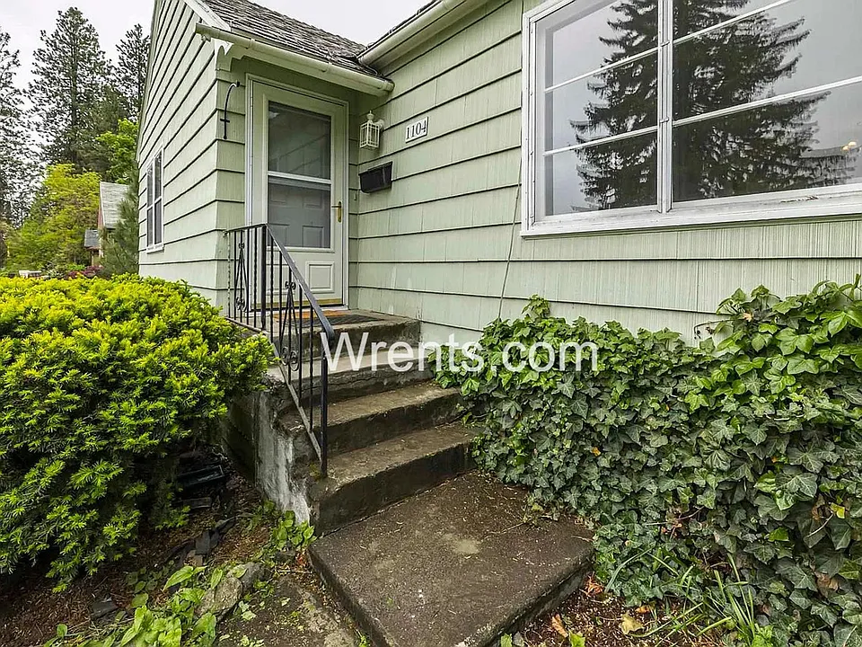 1104 E 14th Ave