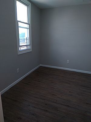 5th image of 264 Jewett Ave #1F