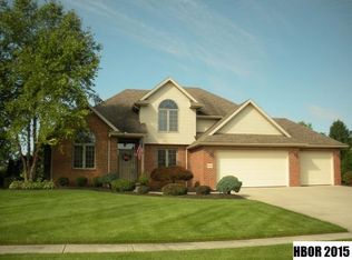 8394 Indian Lake Dr, Findlay, OH 45840