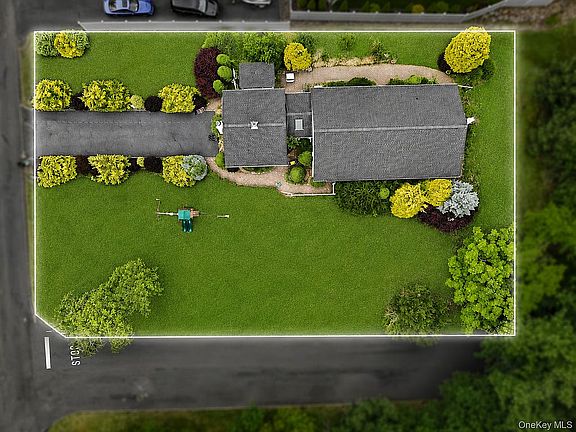 3rd image of 14 Brisman Dr