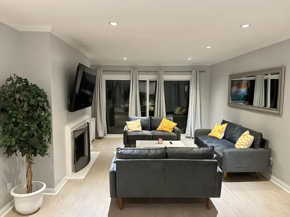 200 McNeil Ln, Newport Beach, CA 92663
