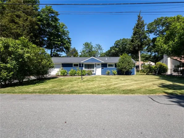 69 Haverhill Ave, Warwick, RI 02886