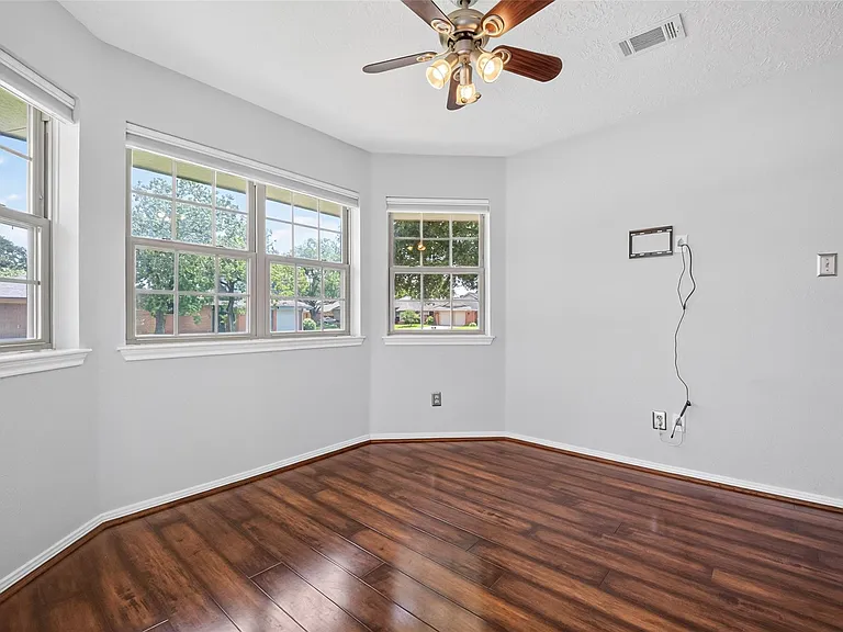 16174 Golden Sands Dr — Photo 10
