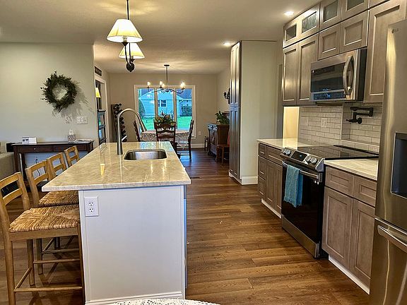 kitchen/dining room