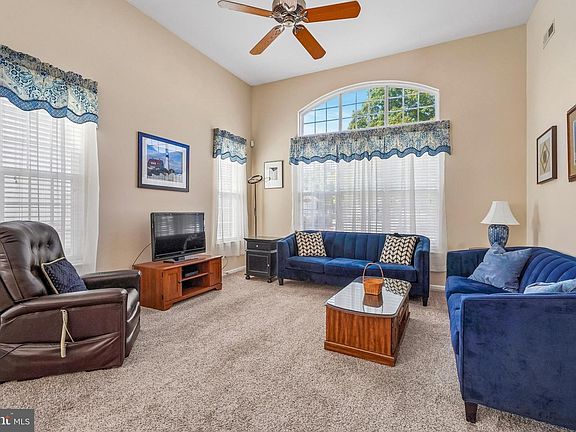 4th image of 806 Devonshire Ct #59