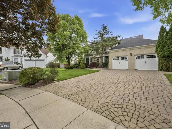 51 Stonehedge Dr, East Windsor, NJ 08520