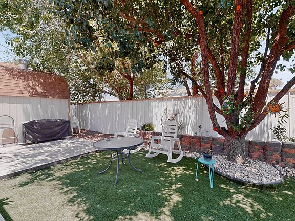 5th image of 413 Arbor Pl NE