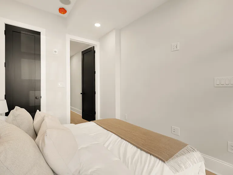 733 Euclid St NW #202 — Photo 15