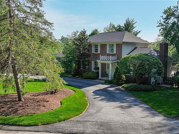 2nd image of 3 Stony Ln