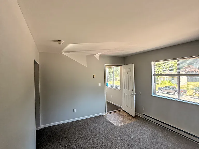 521 State St #6 — Photo 10