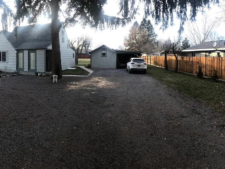 3928 Crest St — Photo 3