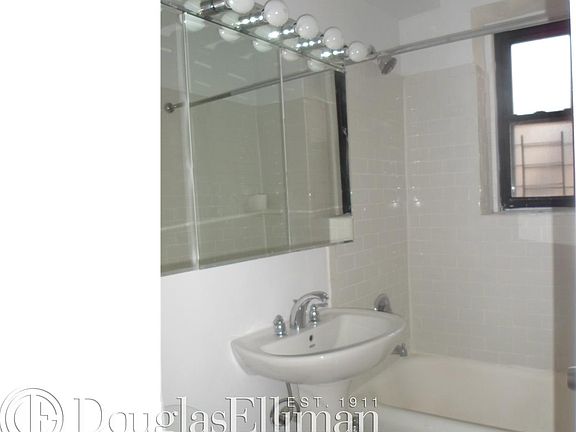4th image of 3725 81st St APT 4G