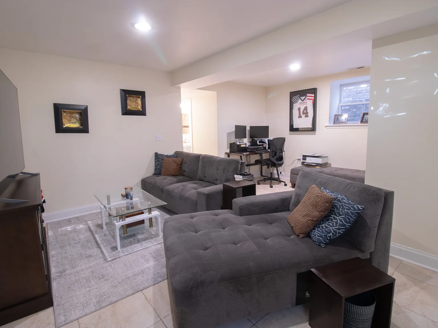 2 bed, 1200 sqft, $2,400 — Photo 4