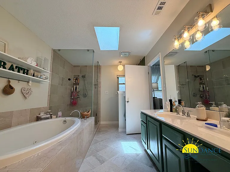 541 E Timberlake Dr — Photo 14