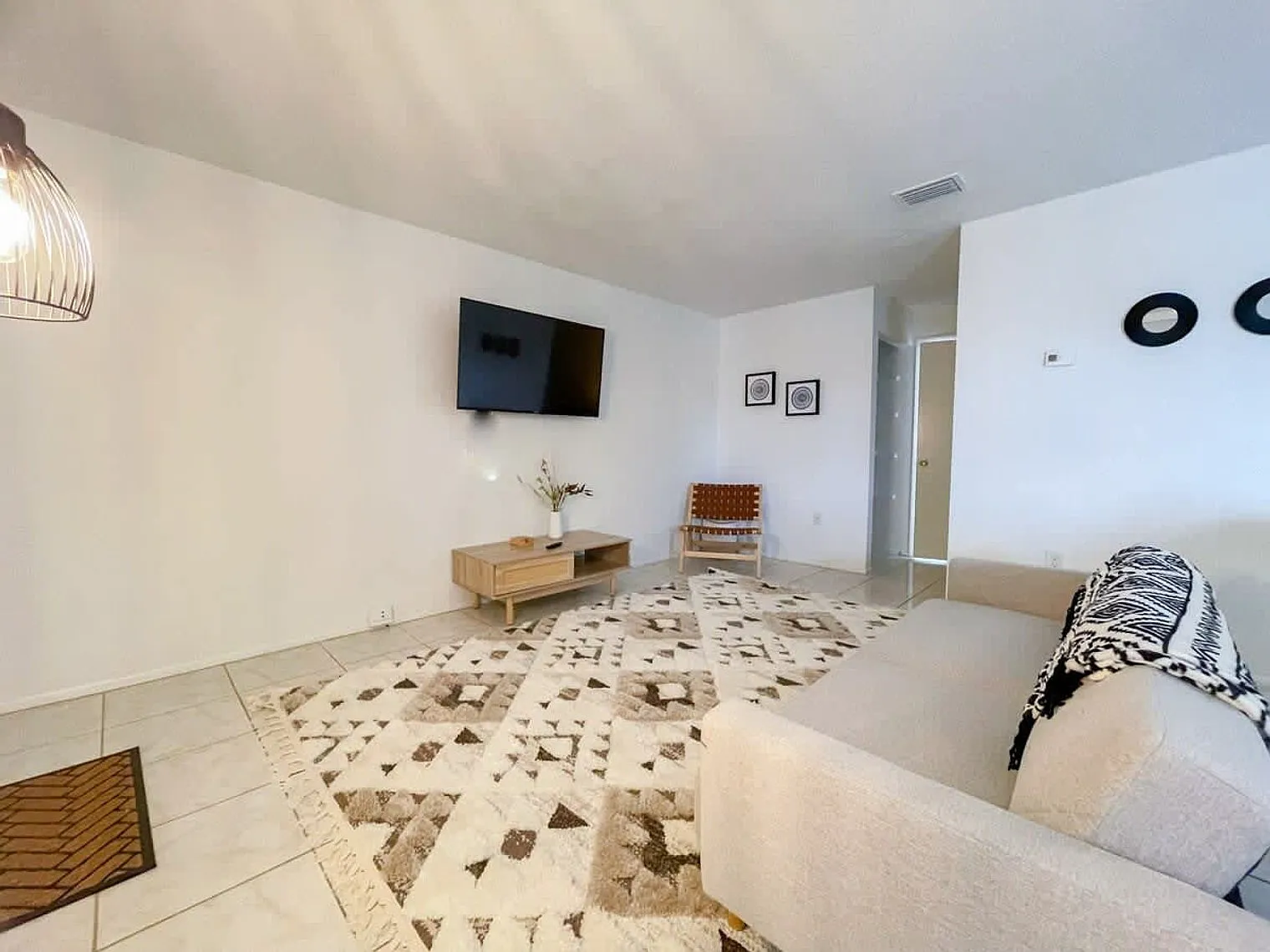 1 bed, 1.0 bath, 592 sqft, $2,504 — Photo 4