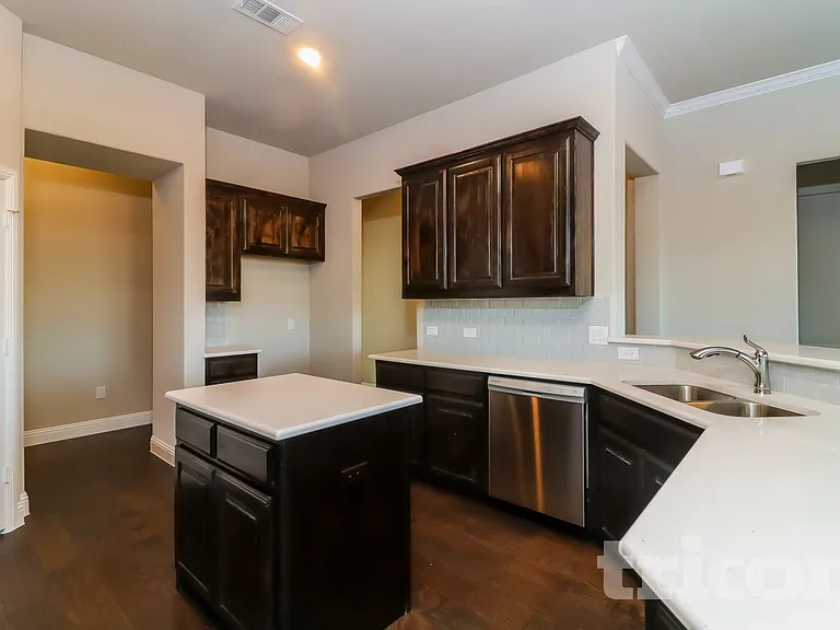 133 Constitution Dr — Photo 8