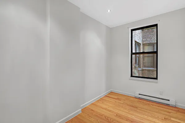 Rented by REZI | media 19