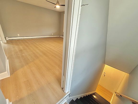 1F to second floor entrance