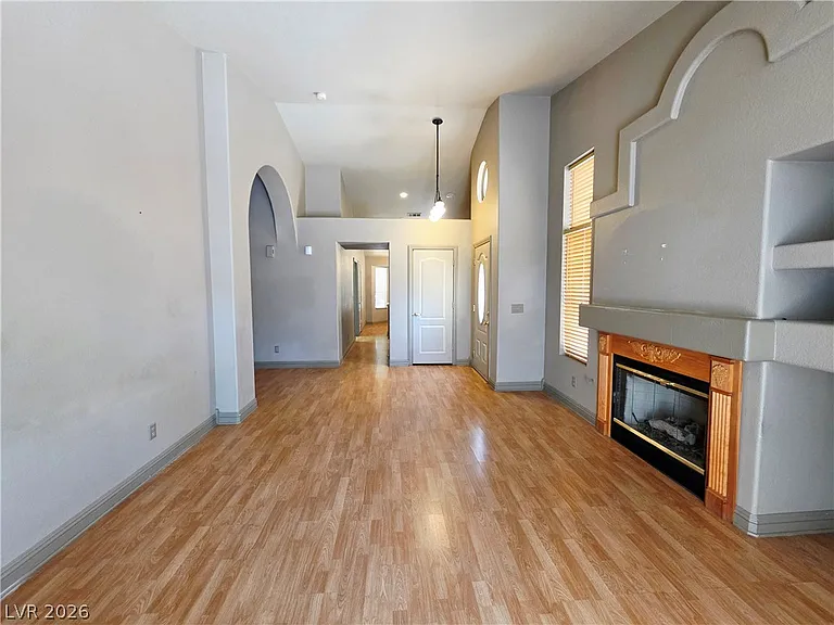 7645 Rockfield Dr — Photo 3