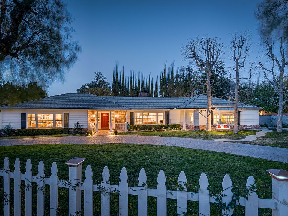1st image of 4984 Brewster Dr