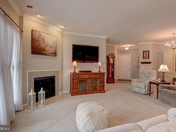 5th image of 635 Wallingford Rd Unit 302