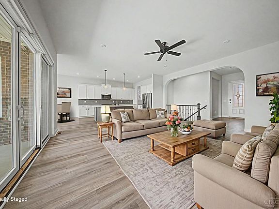 4th image of 1179 Broadmoor Ln